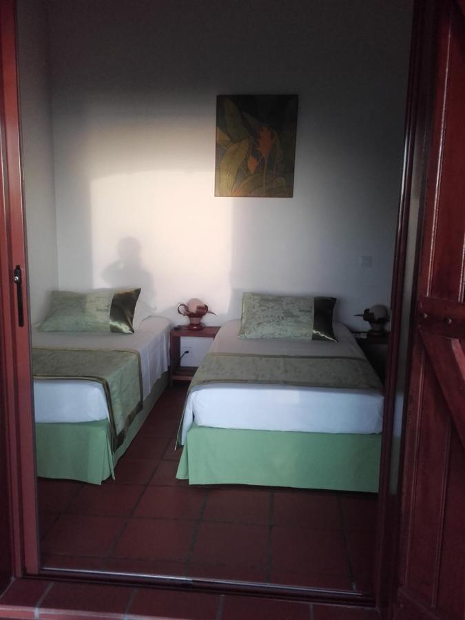 Chambre D'Hotes "Villa Rayon Vert" デエエ エクステリア 写真