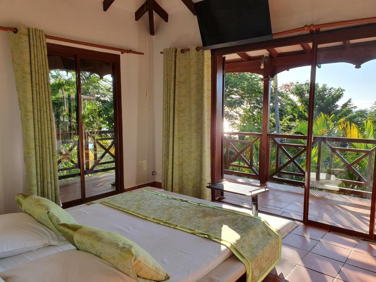 Chambre D'Hotes "Villa Rayon Vert" デエエ エクステリア 写真