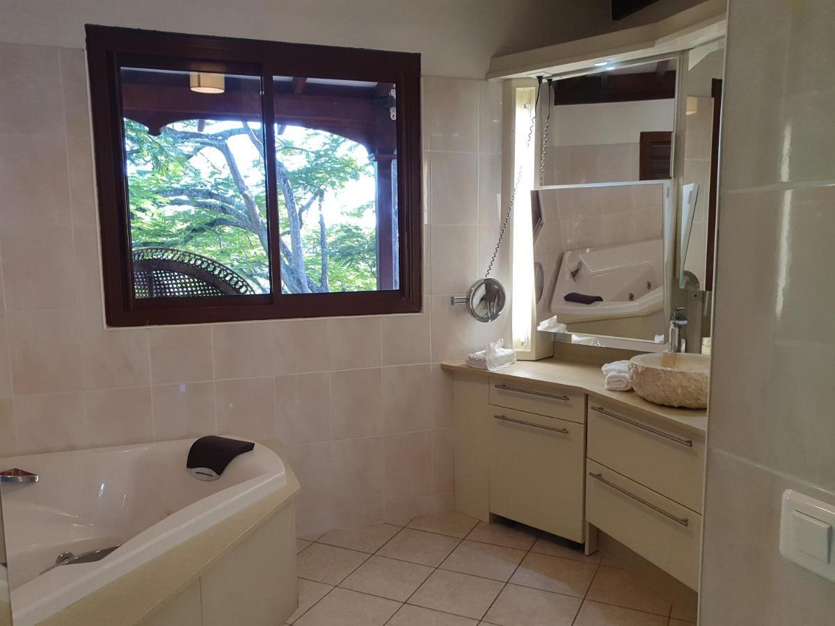 Chambre D'Hotes "Villa Rayon Vert" デエエ エクステリア 写真